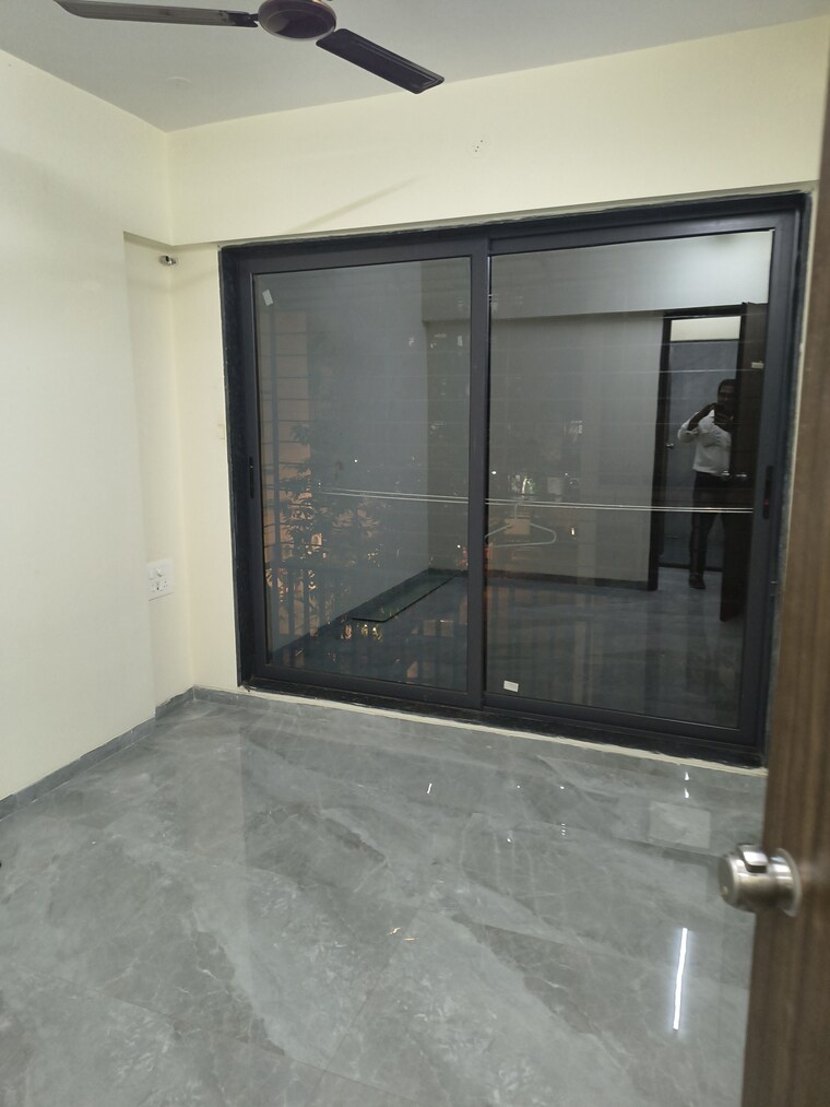 Room, ghatkopar east 1.5 Bedroom 530 Sq.Ft. Apartment In Ghatkopar East Mumbai 9305050
