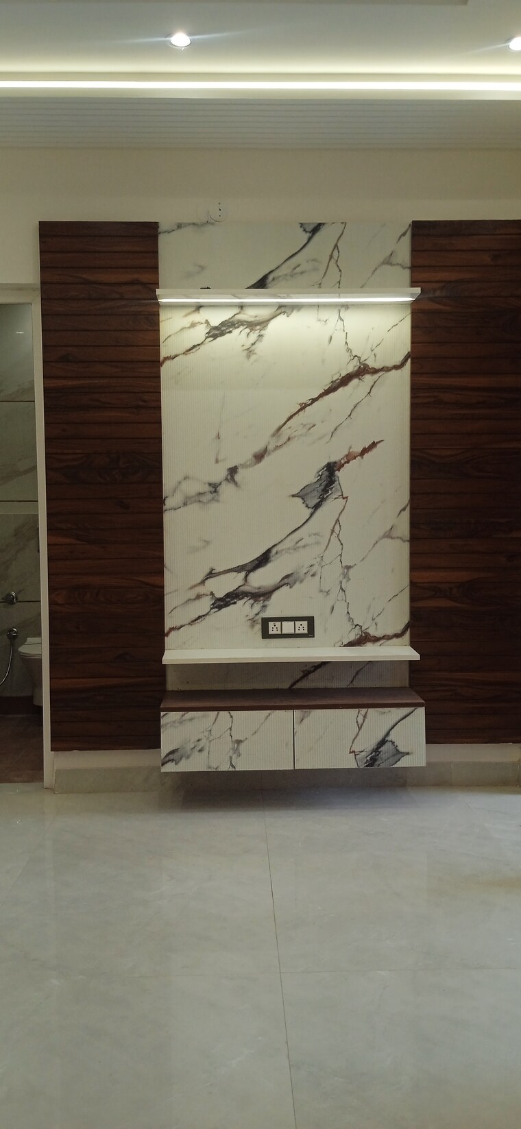 Room, igi airport area 2 Bedroom 650 Sq.Ft. Apartment In Igi Airport Area Delhi 9305048