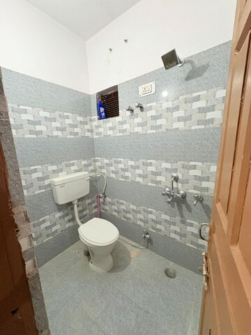 Bathroom in 2 BHK Independent House at Gomti Nagar – for Rent
