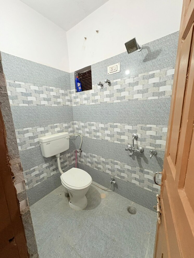 Bathroom, gomti nagar 2 Bedroom 1250 Sq.Ft. Independent House In Gomti Nagar Lucknow 9305069