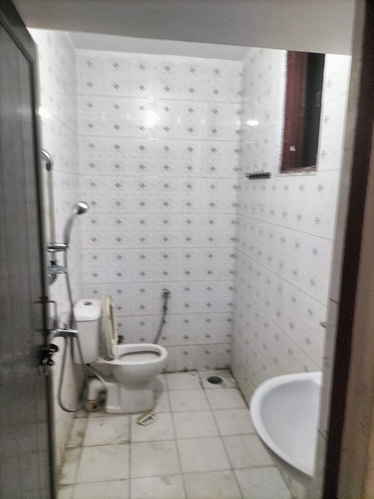 Bathroom, gomti nagar 2 Bedroom 1250 Sq.Ft. Independent House In Gomti Nagar Lucknow 9305069