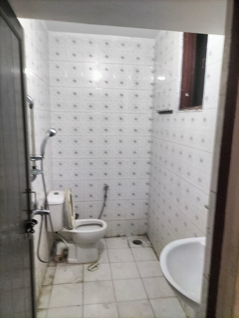 Bathroom, gomti nagar 2 Bedroom 1250 Sq.Ft. Independent House In Gomti Nagar Lucknow 9305069