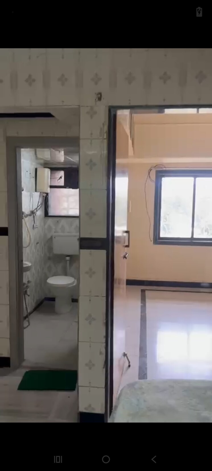 Bathroom, kurla west 1 Bedroom 500 Sq.Ft. Apartment In Kurla West Mumbai 9305074