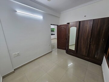 Room in 2 BHK Builder Floor at Cooke Town – for Rent