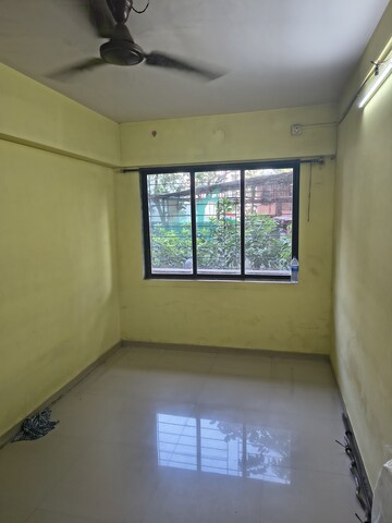 Room in 1 BHK Apartment at Kurla West – for Rent