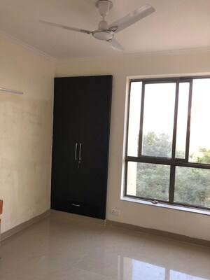 2 BHK Apartment For Rent in Unitech Uniworld Gardens 2, Sector 47