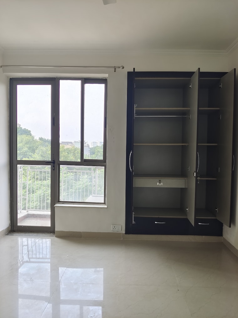 Room, unitech-uniworld-gardens-2 2 Bedroom 973 Sq.Ft. Apartment In Sector 47 Gurgaon 9305083