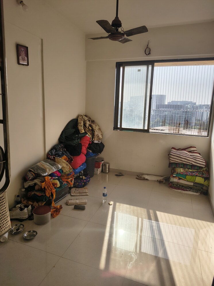  Parking, equinox-business-park 1 Bedroom 310 Sq.Ft. Apartment In Kurla West Mumbai 9305085