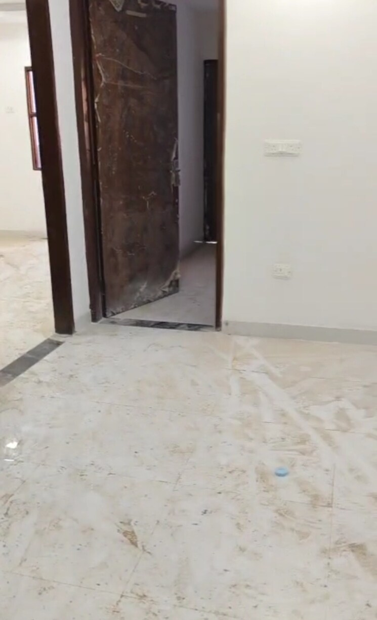 Room, noida central 2 Bedroom 950 Sq.Ft. Builder Floor In Noida Central Noida 9305108