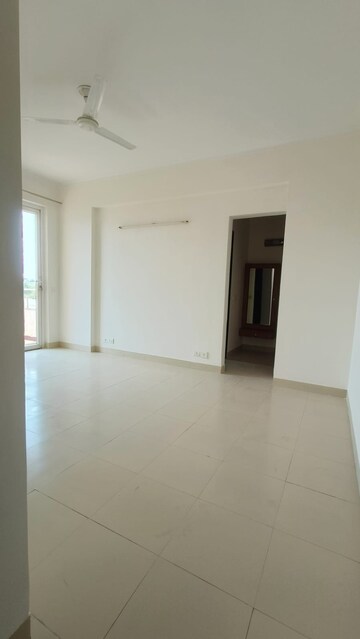 2 BHK Apartment For Rent in Pioneer Park Phase 1, Sector 61