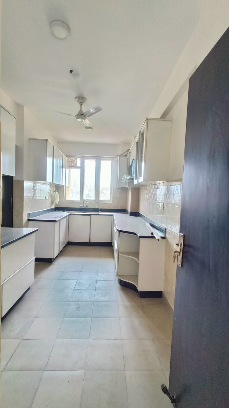 Kitchen, pioneer-park-phase-1 2 Bedroom 1380 Sq.Ft. Apartment In Sector 61 Gurgaon 9305095