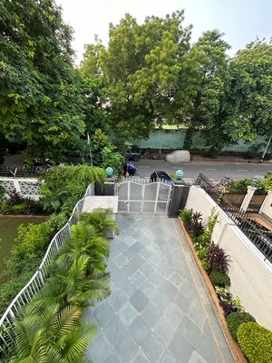 Balcony in Studio Builder Floor at Sunder Nagar – for Rent