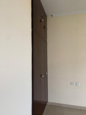 Furnished Amenities in 3 BHK Builder Floor at Orchid Island, Sector 51 – for Rent