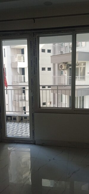 Room in 3.5 BHK Apartment at Abhinandan CGHS, Sector 51 – for Rent