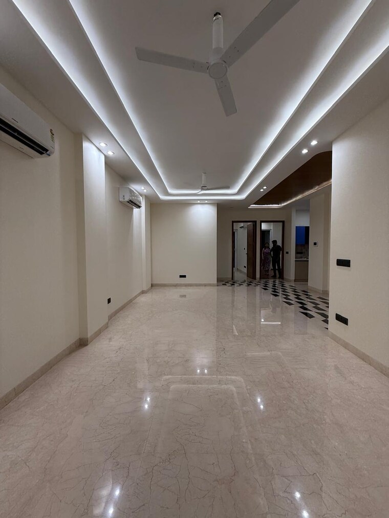 Room, kalkaji 3 Bedroom 2000 Sq.Ft. Builder Floor In Kalkaji Delhi 9305130