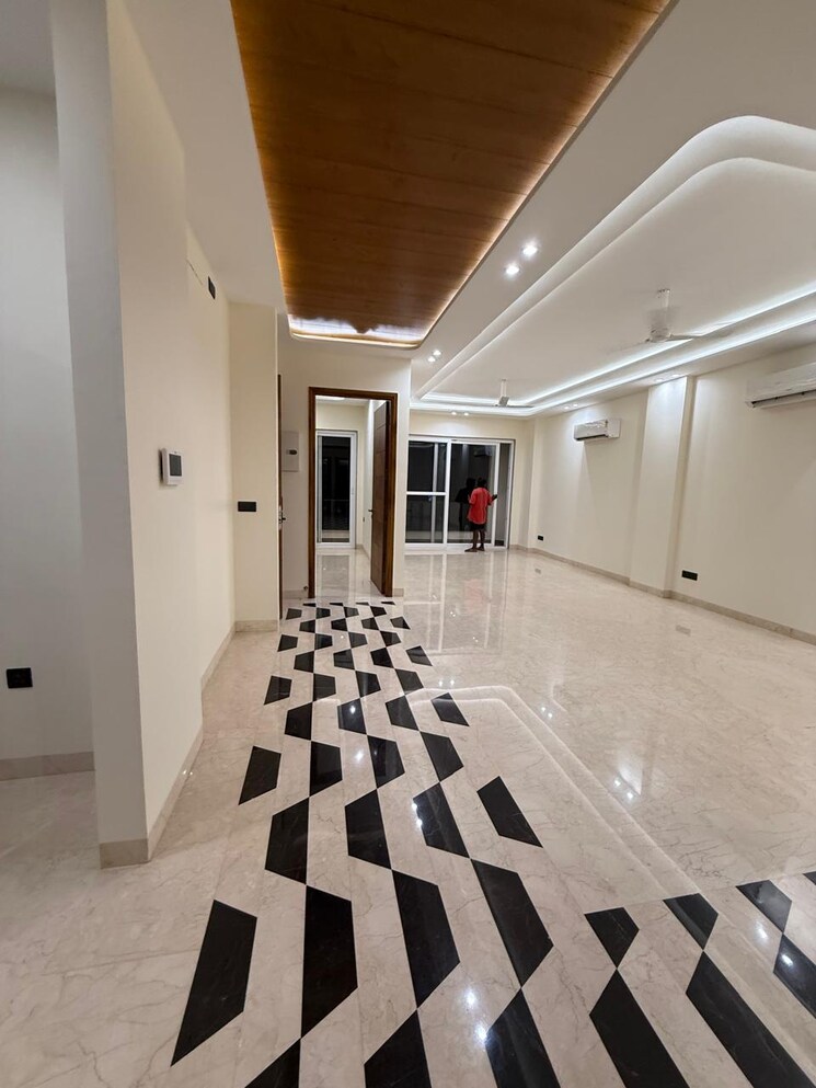 Living Room, kalkaji 3 Bedroom 2000 Sq.Ft. Builder Floor In Kalkaji Delhi 9305130