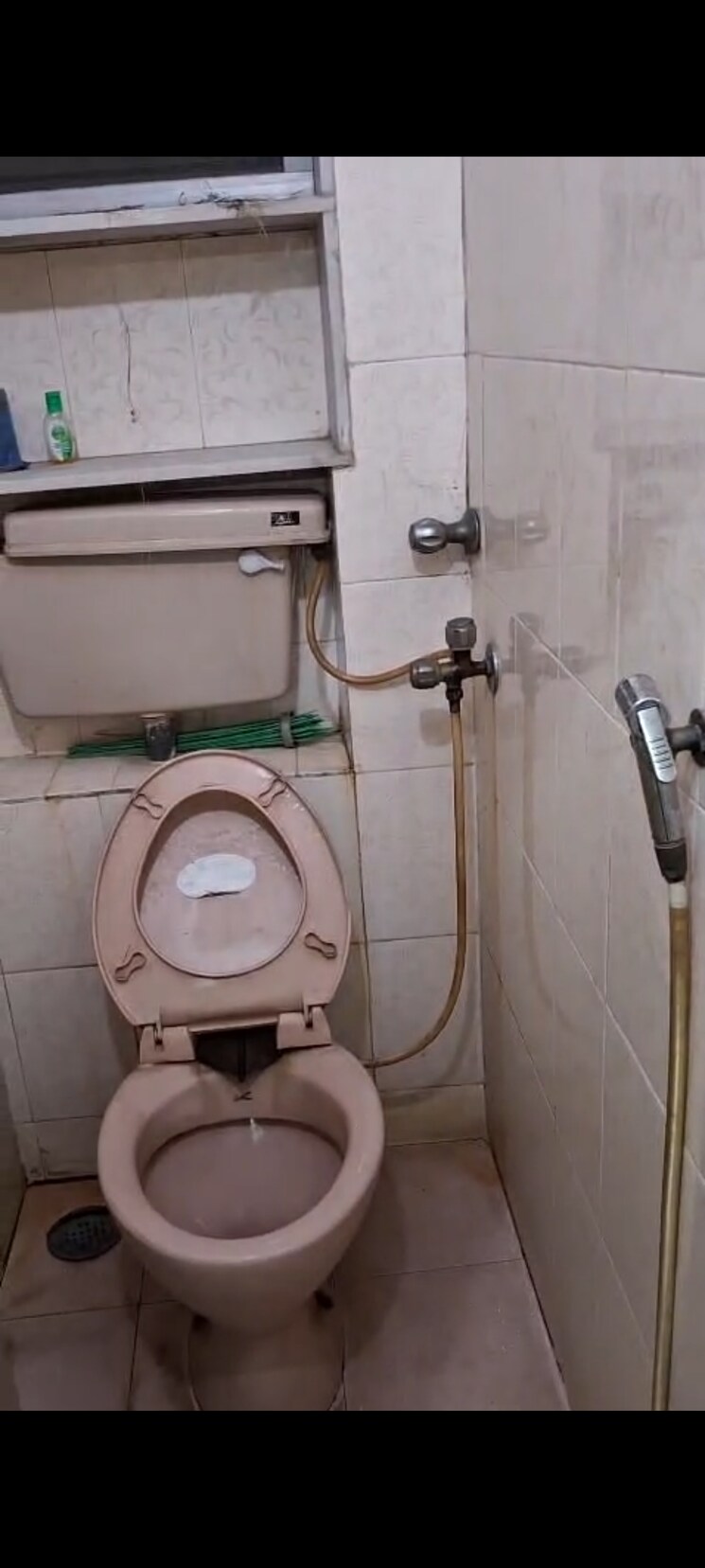 Bathroom, kurla east 2 Bedroom 800 Sq.Ft. Apartment In Kurla East Mumbai 9305153