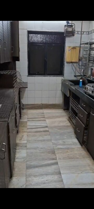 Parking in 2 BHK Apartment at Kurla East – for Rent