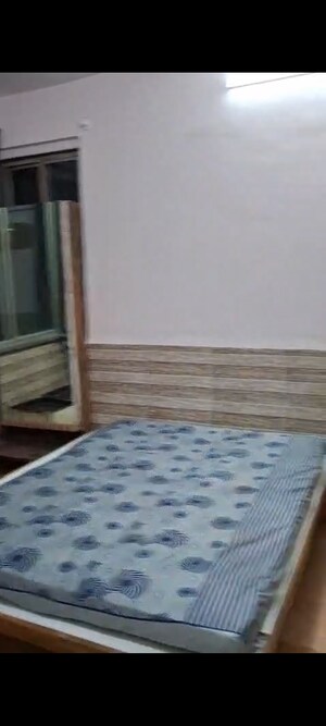 Room in 2 BHK Apartment at Kurla East – for Rent