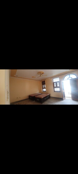 Room in 2.5 BHK Independent House at Sector 8 – for Rent