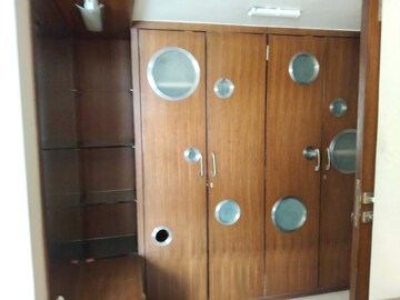 Furnished Amenities in 3 BHK Apartment at Sterling Brunton, Mg Road – for Rent