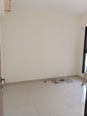 Room in 3 BHK Apartment at Chandak 34 Park Estate, Goregaon West – for Rent