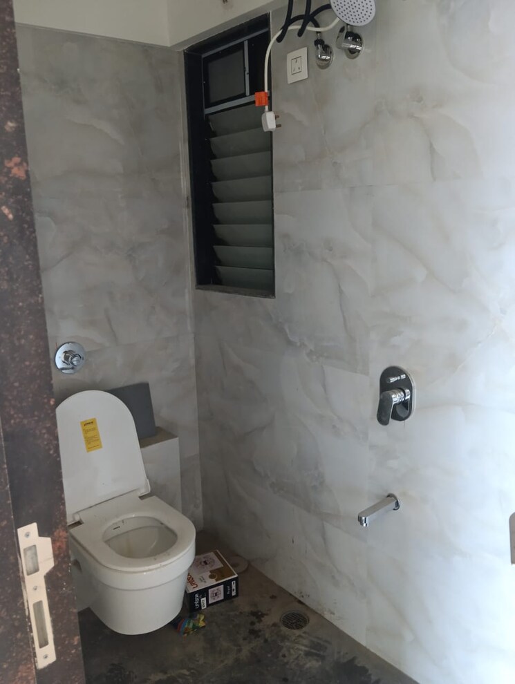 Bathroom, oxford-navrang-navkar 2 Bedroom 617 Sq.Ft. Apartment In Goregaon West Mumbai 9305224