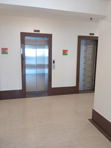 Room in 2 BHK Apartment at Chandak 34 Park Estate, Goregaon West – for Rent