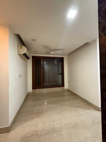 Room in 3 BHK Builder Floor at Hauz Khas – for Sale