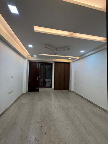 Room in 3 BHK Builder Floor at Hauz Khas – for Sale