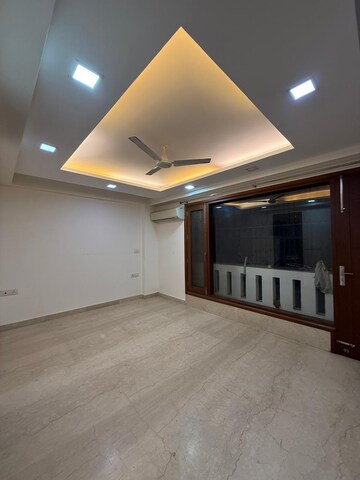 Room in 3 BHK Builder Floor at Hauz Khas – for Sale