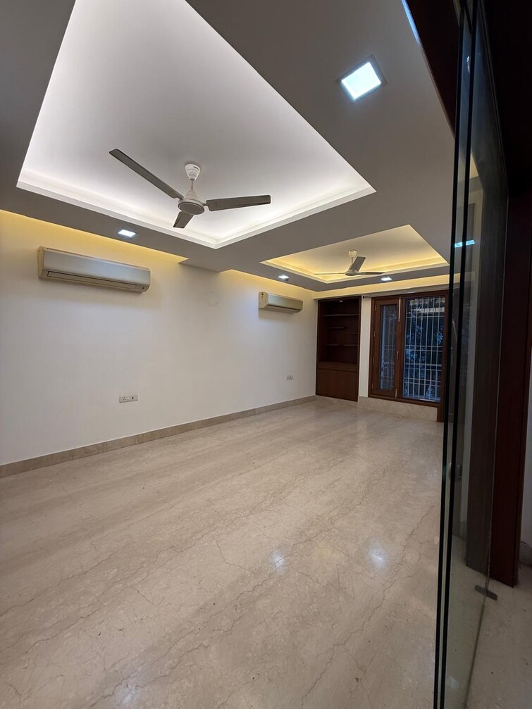 Cover Image, hauz khas 3 Bedroom 2100 Sq.Ft. Builder Floor In Hauz Khas Delhi 9305233