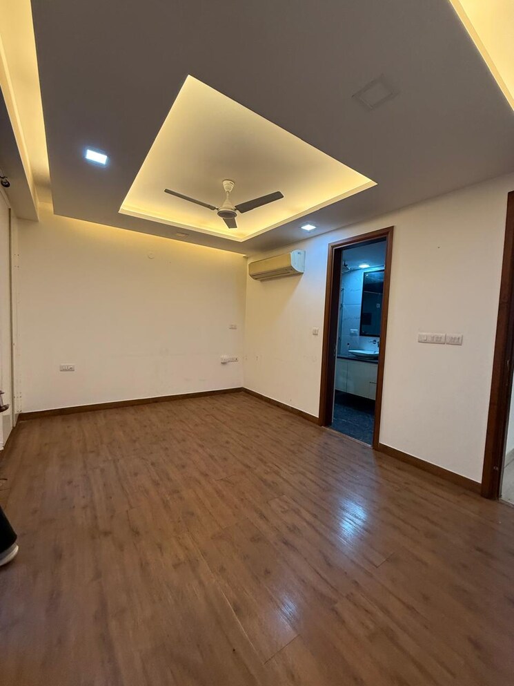 Room, hauz khas 3 Bedroom 2100 Sq.Ft. Builder Floor In Hauz Khas Delhi 9305233