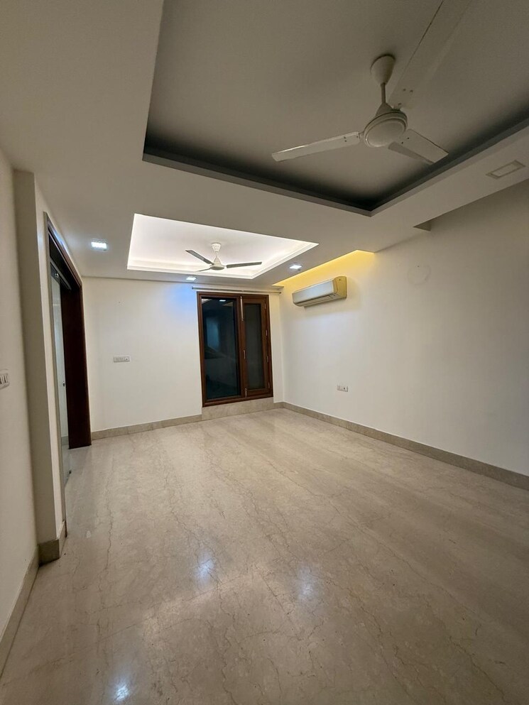 Room, hauz khas 3 Bedroom 2100 Sq.Ft. Builder Floor In Hauz Khas Delhi 9305233