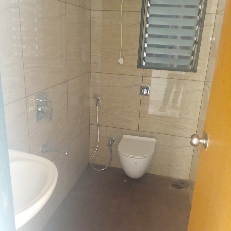 Bathroom, chandak-34-park-estate 2 Bedroom 617 Sq.Ft. Apartment In Goregaon West Mumbai 9305237