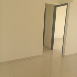 Room in 2 BHK Apartment at Chandak 34 Park Estate, Goregaon West – for Rent