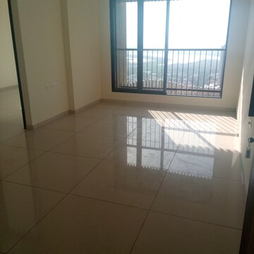 Room in 2 BHK Apartment at Chandak 34 Park Estate, Goregaon West – for Rent