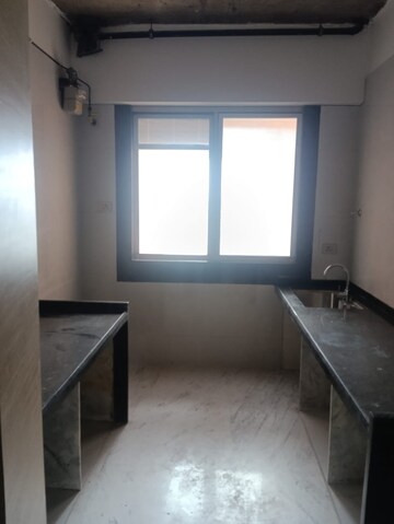 Room in 3 BHK Apartment at Raj Villa Goregaon, Goregaon West – for Rent