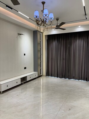 Room in 4 BHK Builder Floor at Aradhya Homes, Sector 67a – for Sale