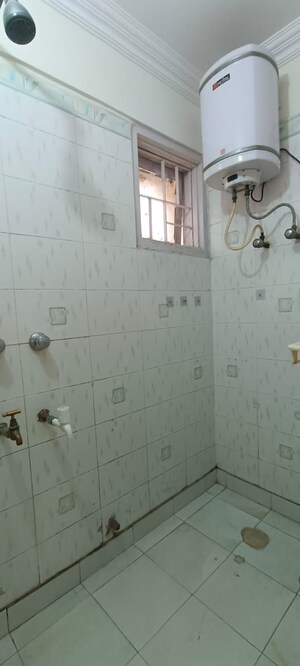 Bathroom in 1 BHK Apartment at Vasant Kunj – for Rent