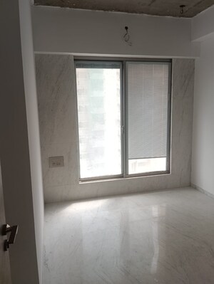 Room in 4 BHK Apartment at Laxmi Raajvilas, Goregaon West – for Rent