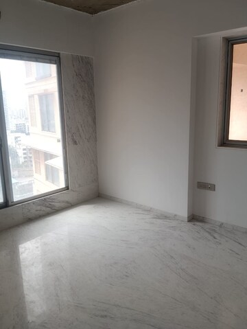 Room in 4 BHK Apartment at Laxmi Raajvilas, Goregaon West – for Rent