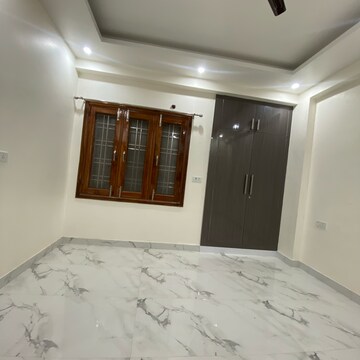 Room in 3 BHK Builder Floor at Chattarpur – for Rent