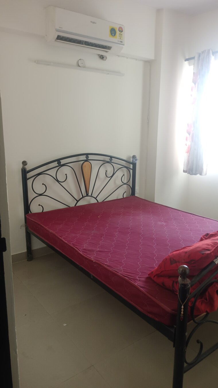 Bedroom, sethi-max-royal 2 Bedroom 895 Sq.Ft. Apartment In Sector 76 Noida 9305314