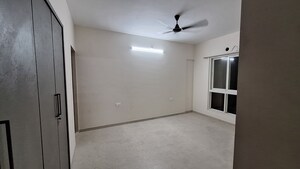 Room in 2 BHK Apartment at Lodha Sterling, Kolshet Road – for Sale
