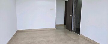 Room in 3 BHK Apartment at HDIL Metropolis Residences, Andheri West – for Rent