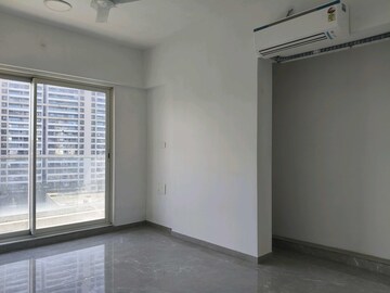 Room in 3 BHK Apartment at Kadambari CHS Andheri, Andheri East – for Rent