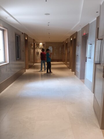 Room in 4 BHK Apartment at Laxmi Raajvilas, Goregaon West – for Sale