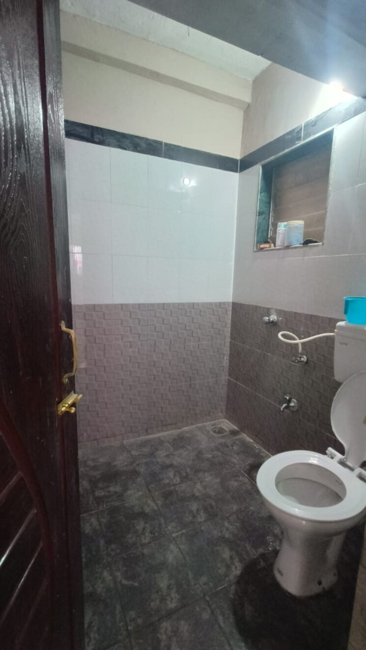 Bathroom, virar west 1 Bedroom 330 Sq.Ft. Apartment In Virar West Palghar 9305345