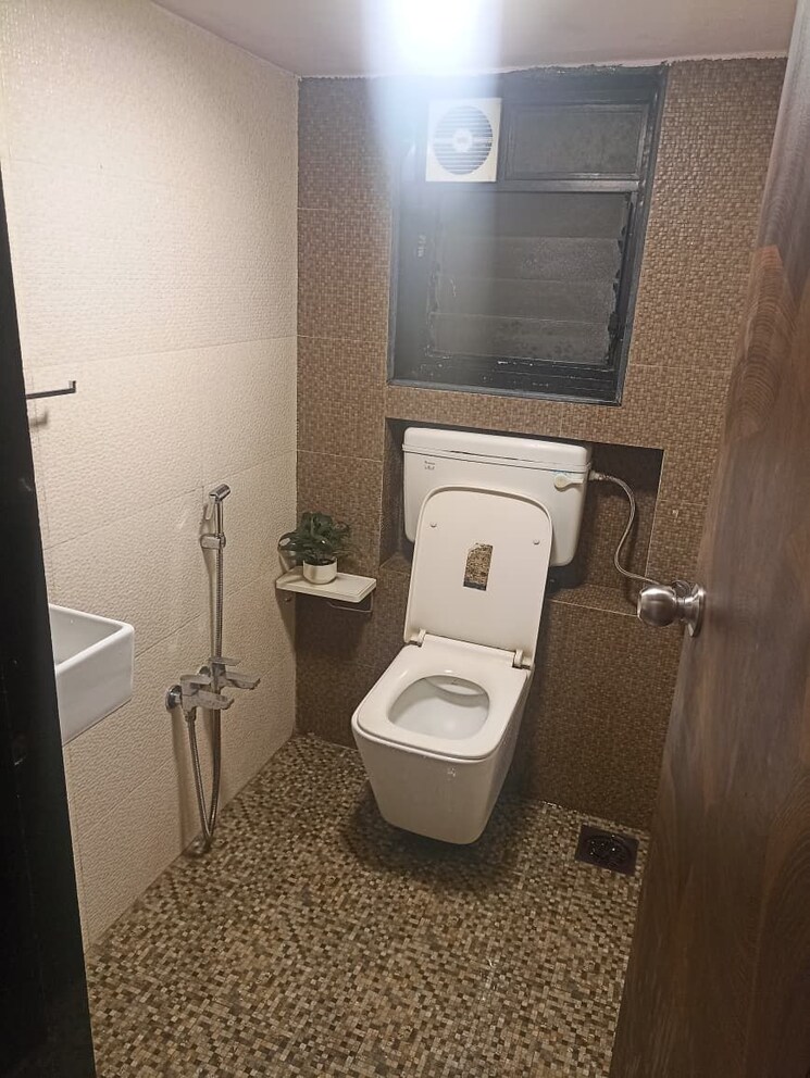 Bathroom, bhandup east 1 Bedroom 425 Sq.Ft. Apartment In Bhandup East Mumbai 9305361